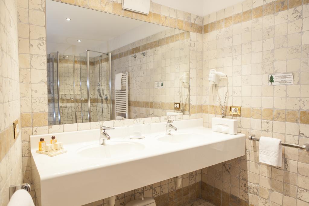 Landhotel Tharerwirt Olang Chambre photo